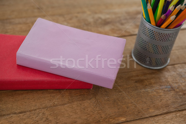 Boeken kleur potloden houten tafel school Stockfoto © wavebreak_media