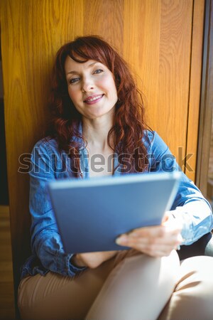 Maturité étudiant comprimé café Université femme [[stock_photo]] © wavebreak_media