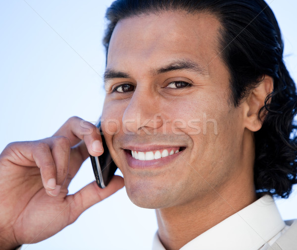 Foto d'archivio: Ritratto · sorridere · uomo · d'affari · telefono · cellulare · cielo · blu · business