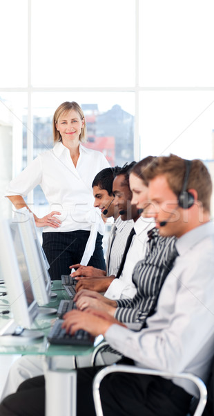 [[stock_photo]]: Homme · leader · équipe · centre · d'appel · affaires · téléphone