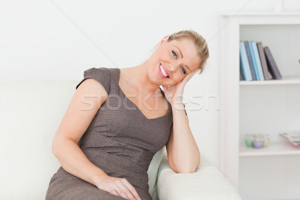 Vrouw vergadering sofa hoofd hand Stockfoto © wavebreak_media