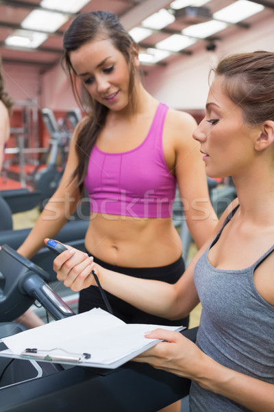 [[stock_photo]]: Homme · entraîneur · client · temps