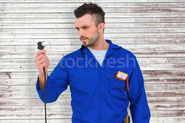 [[stock_photo]]: Image · électricien · regarder · plug