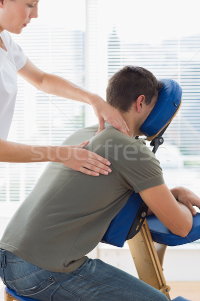 Zdjęcia stock: Terapeuta · szpitala · człowiek · masażu · krzesło