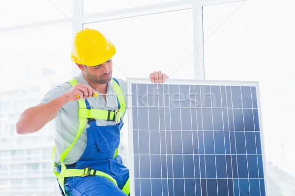 Werknemer zonnepaneel kantoor heldere man Stockfoto © wavebreak_media