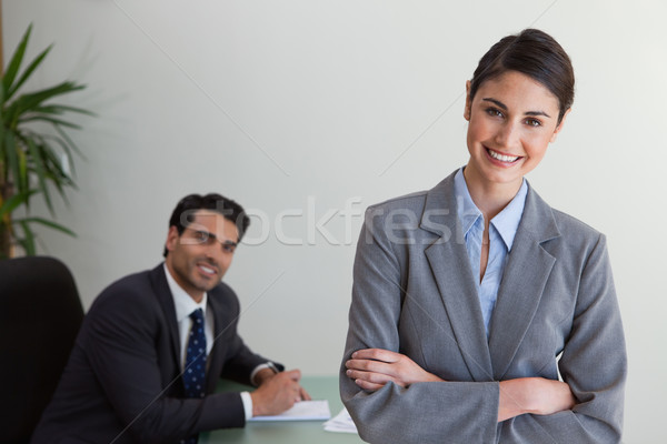 Glücklich Geschäftsfrau posiert Kollege arbeiten Büro Stock foto © wavebreak_media