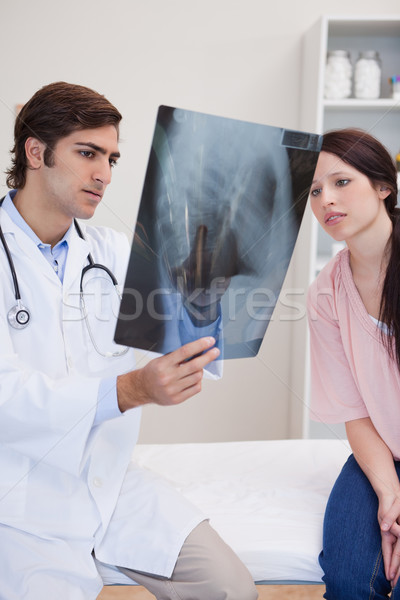 Stockfoto: Jonge · arts · patiënt · naar · Xray · samen