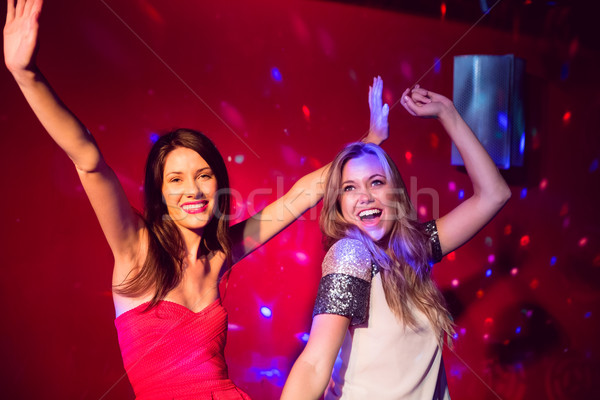 Foto stock: Bastante · amigos · baile · sonriendo · discoteca · fiesta