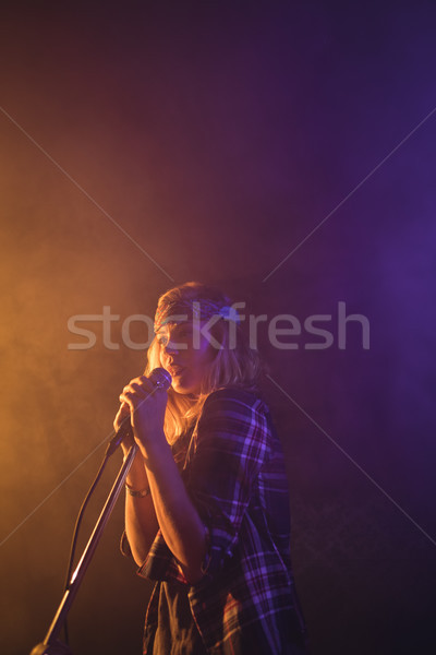 Foto stock: Femenino · cantante · realizar · música · concierto