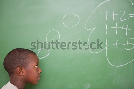 商業照片: 女學生 · 尖叫 · 講話泡沫 · 黑板 · 學校 · 教育