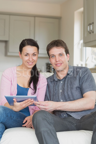 Foto stock: Pareja · sesión · sofá · relajante · tableta · portátil