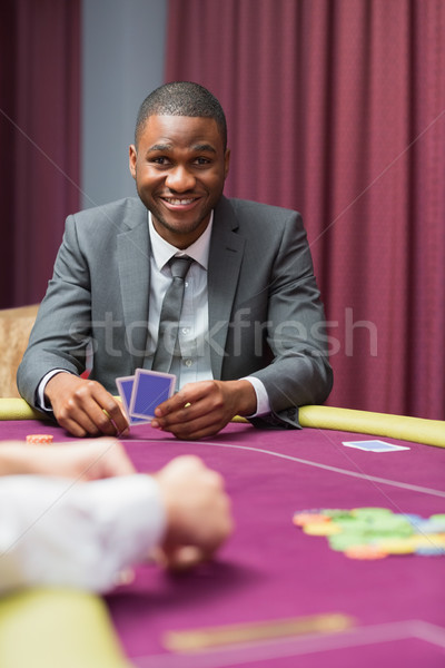 Foto stock: Sorridente · homem · pôquer · cassino · tabela