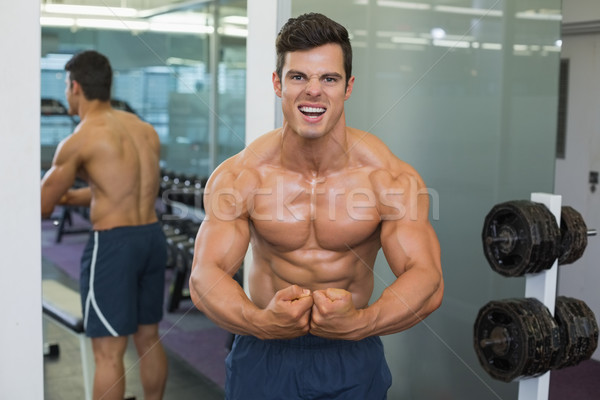 Gömleksiz kas adam kaslar spor salonu portre Stok fotoğraf © wavebreak_media