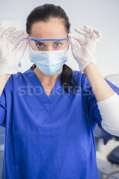 Fogorvos műtősmaszk biztonsági szemüveg fogászati klinika állás Stock fotó © wavebreak_media