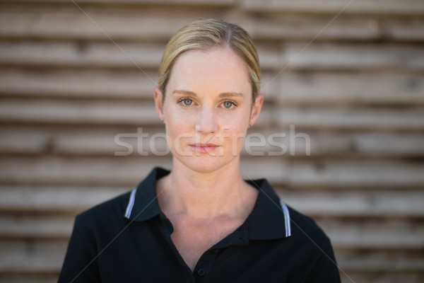 портрет серьезный женщины жокей Постоянный Сток-фото © wavebreak_media