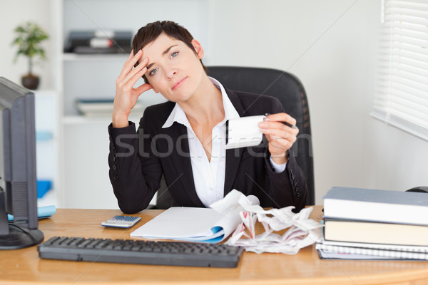 Stock foto: Ernst · Buchhalter · Büro · Frau · Papier · Lächeln