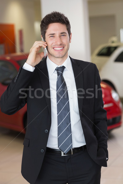 微笑 商人 調用 手機 新車 經銷商 商業照片 © wavebreak_media