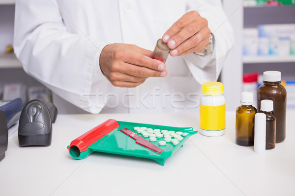 Gyógyszerész gyógyszer gyógyszertár orvosi tudomány laboratórium Stock fotó © wavebreak_media