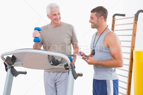 [[stock_photo]]: Supérieurs · homme · entraîneur · fitness · studio