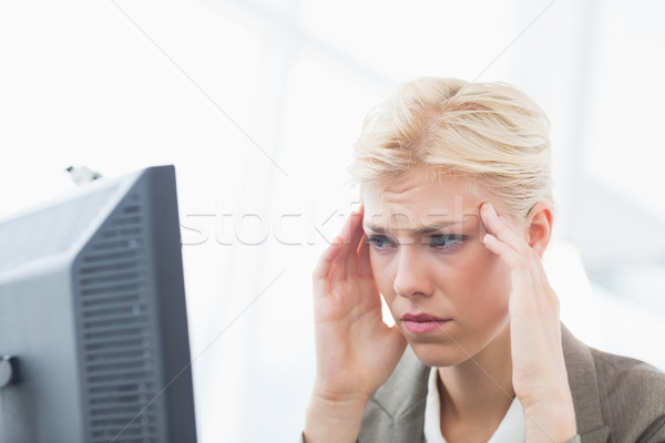 Depressief zakenvrouw kantoor computer vrouw technologie Stockfoto © wavebreak_media