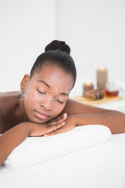 Paisible jolie femme massage table femme Photo stock © wavebreak_media