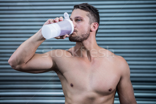 Foto d'archivio: Muscolare · uomo · bere · proteine · cocktail · crossfit