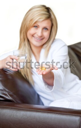 Foto stock: Bela · mulher · medicina · branco · água · mão