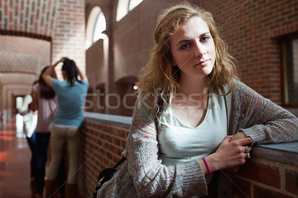 Einsamen Studenten stehen up Korridor Frau Stock foto © wavebreak_media