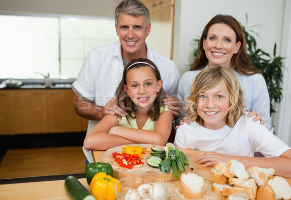 Stockfoto: Vrolijk · familie · sandwiches · samen · meisje