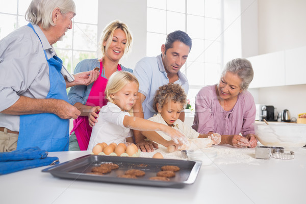 Foto stock: Familia · galletas · junto · cocina · hombre · feliz