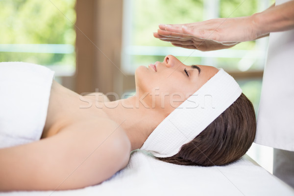 Femeie maseur femeie spa sănătate Imagine de stoc © wavebreak_media