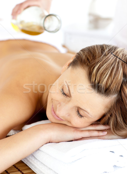 înapoi ulei de masaj spa femeie Imagine de stoc © wavebreak_media