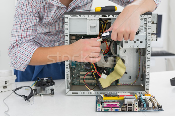 Jungen Techniker arbeiten defekt Computer Büro Stock foto © wavebreak_media