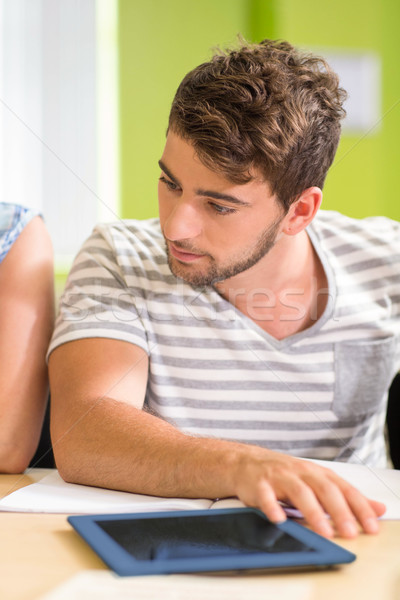 [[stock_photo]]: Homme · étudiant · devoirs · bibliothèque · portrait · homme