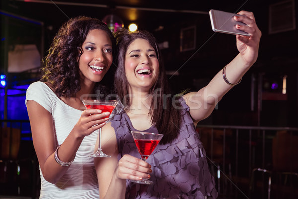 [[stock_photo]]: Jeunes · femmes · cocktail · boire · bar · urbaine