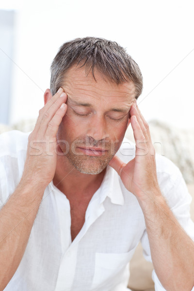 男子 頭痛 家 面對 新聞 傷心 商業照片 © wavebreak_media