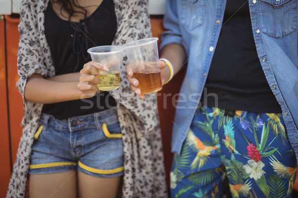 朋友 啤酒 貨車 女子 酒精 商業照片 © wavebreak_media