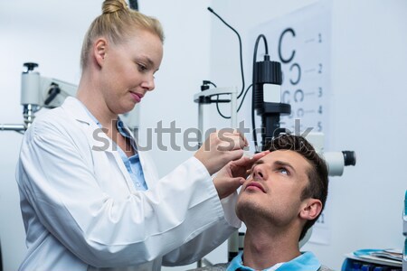 Optometrista feminino paciente clínica Foto stock © wavebreak_media