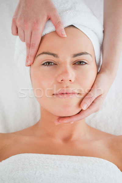 Retrato cute mujer masaje mirando Foto stock © wavebreak_media
