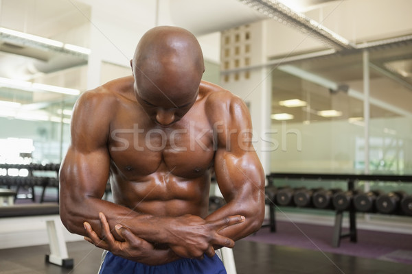 Shirtless gespierd man spieren jonge gymnasium Stockfoto © wavebreak_media