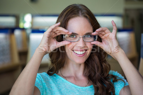 Nő vásárlás új szemüveg boldog női Stock fotó © wavebreak_media