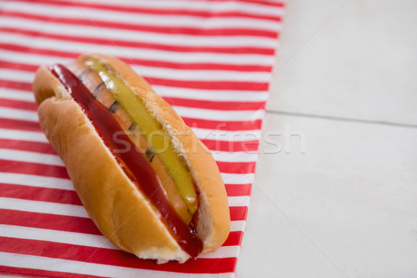 Imagine de stoc: Hot · dog · masa · de · lemn · alimente · tabel