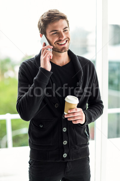 Foto stock: Hombre · guapo · desechable · taza · oficina