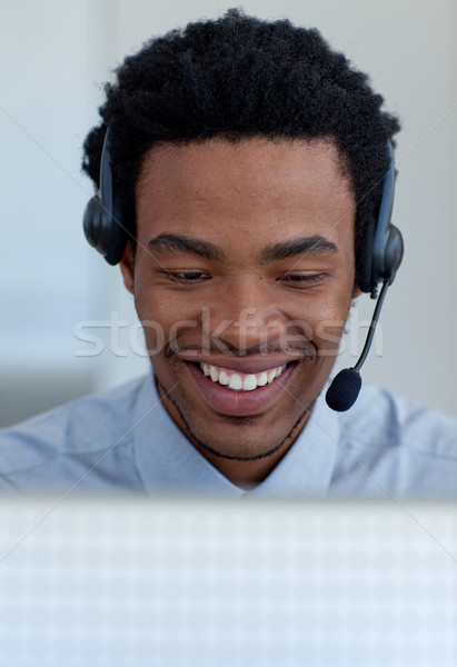微笑 商人 說 呼叫中心 耳機 計算機 商業照片 © wavebreak_media