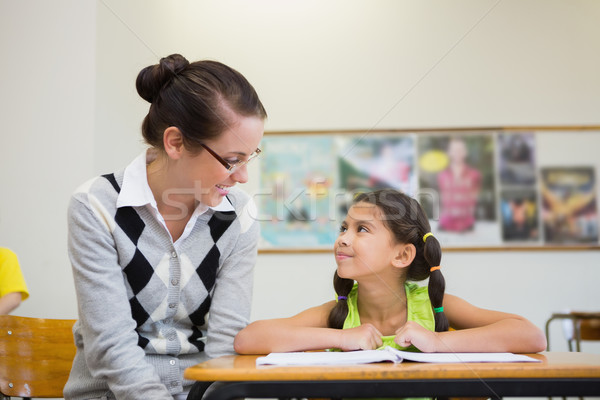 Stockfoto: Mooie · leraar · helpen · klas · school