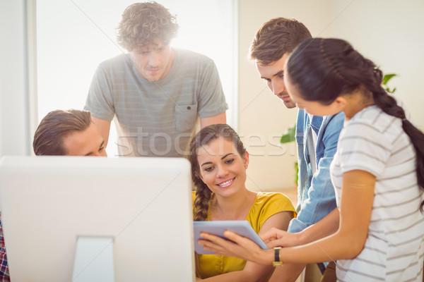 Creatieve business team rond tablet kantoor computer Stockfoto © wavebreak_media