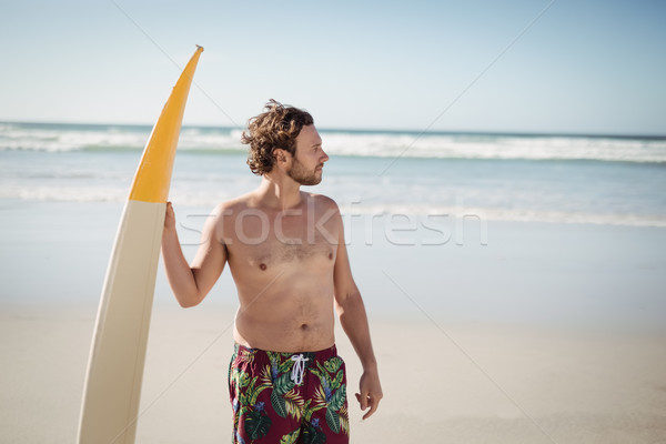 Stock fotó: Póló · nélkül · férfi · tart · szörfdeszka · tengerpart · napos · idő