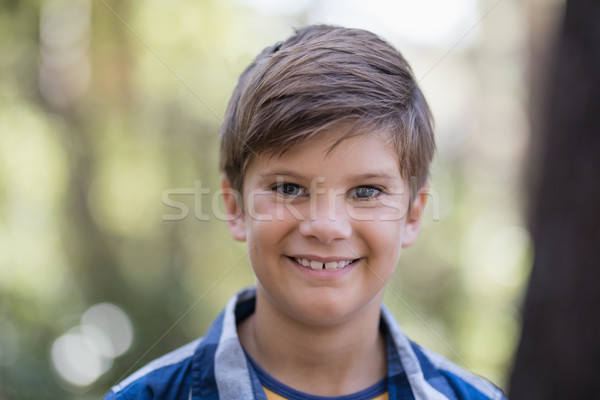 Portret glimlachend jongen boom gelukkig Stockfoto © wavebreak_media