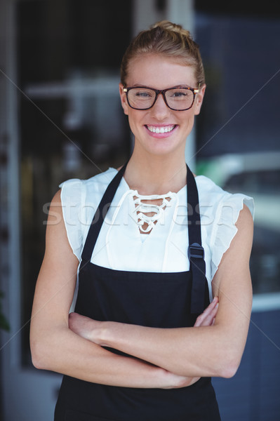 Stockfoto: Portret · glimlachend · serveerster · permanente · buiten