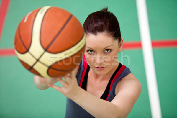 Porträt sportlich spielen Basketball Turnhalle Stock foto © wavebreak_media